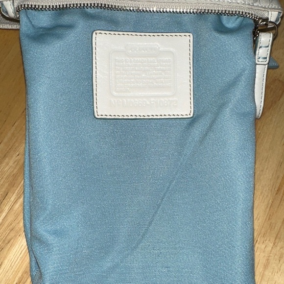 Coach 2006 Bee 🐝 Bag Floral Embroidered Women's Bag - Picture 7 of 8